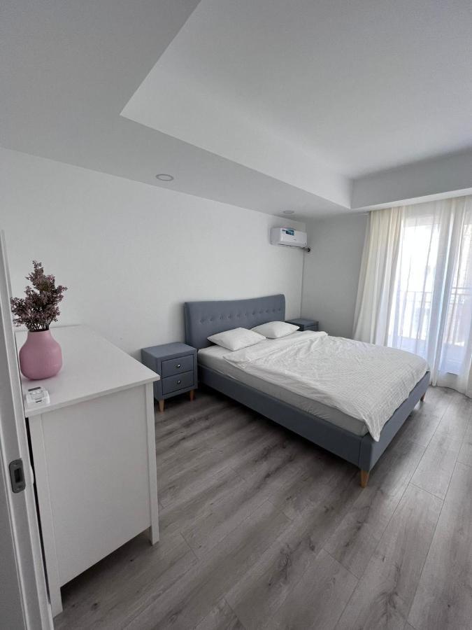 Cosmopolis Bliss: Your Home Away From Home Stefanestii de Jos Exterior foto